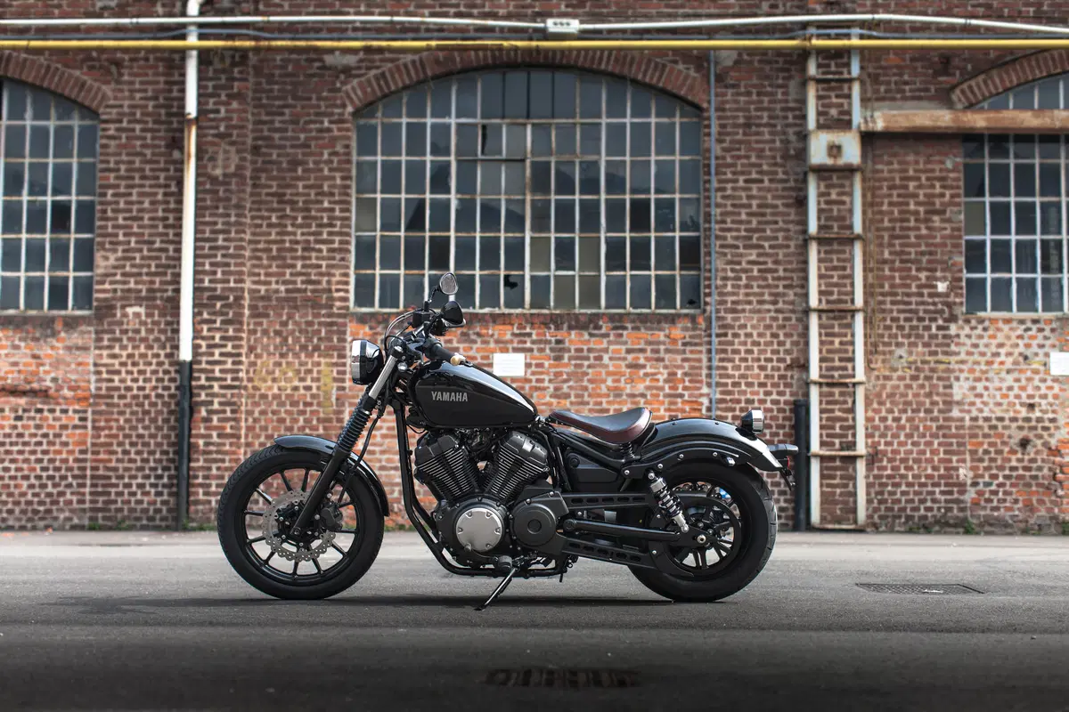 Yamaha XV 950 Racer, il lato Café Racer (22)