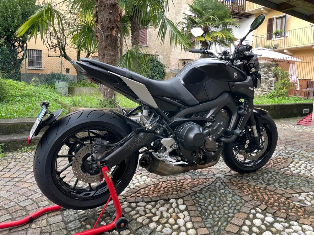 Yamaha MT-09 (2017 - 20) (2)