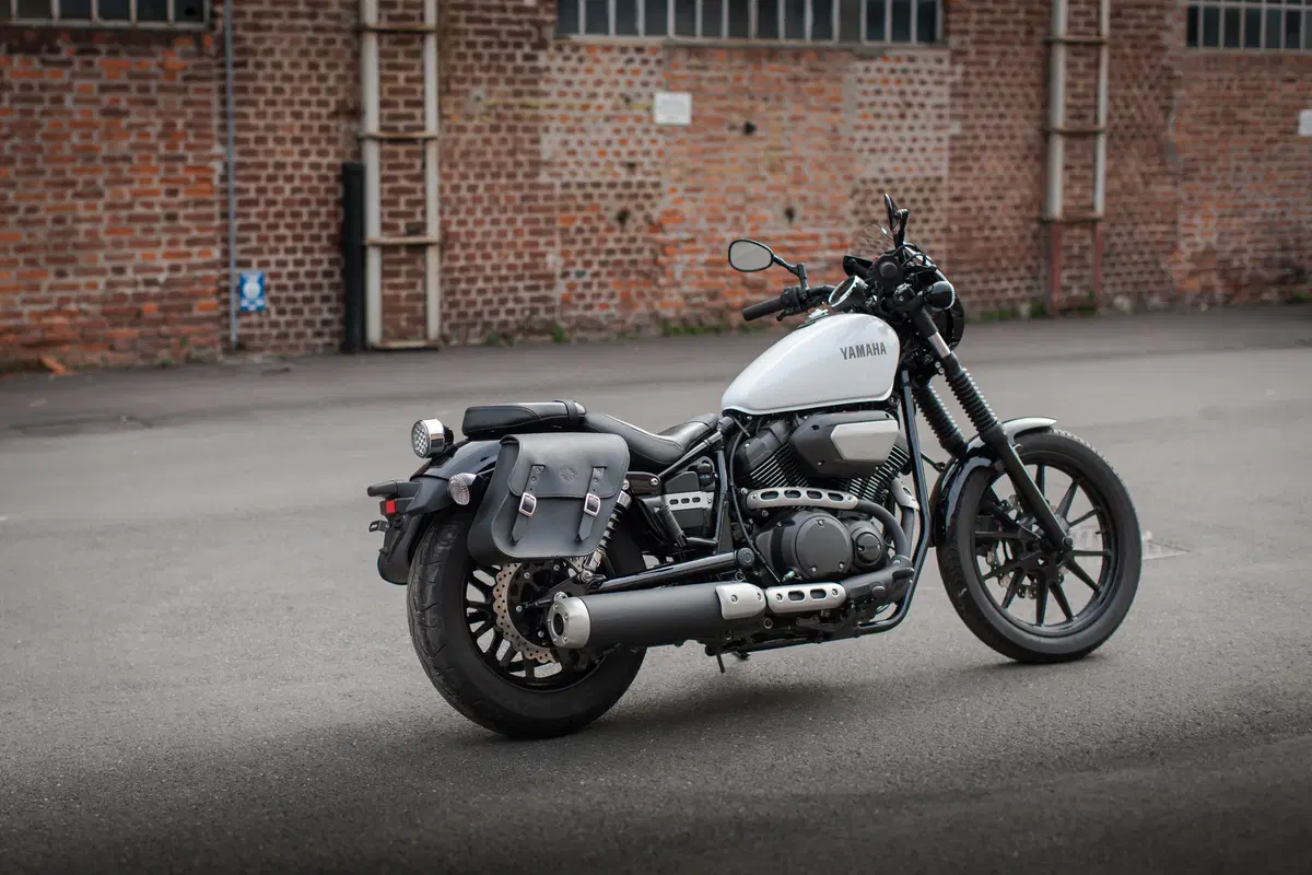 Yamaha XV 950 Racer, il lato Café Racer (26)
