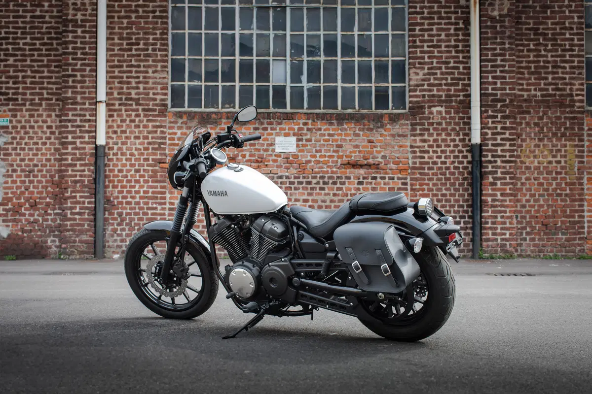 Yamaha XV 950 Racer, il lato Café Racer (28)