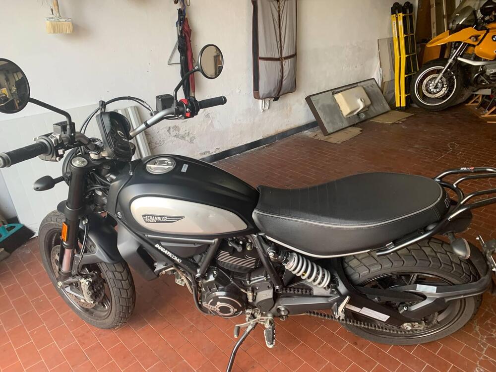 Ducati Scrambler 800 Icon Dark (2021 - 22) (2)