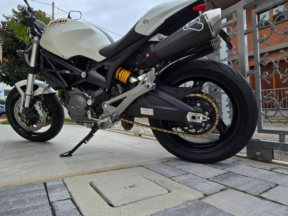 Ducati Monster 696 Plus (2007 - 14) (2)