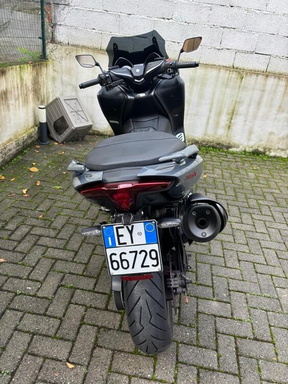 Yamaha T-Max 560 Tech Max (2021) (2)