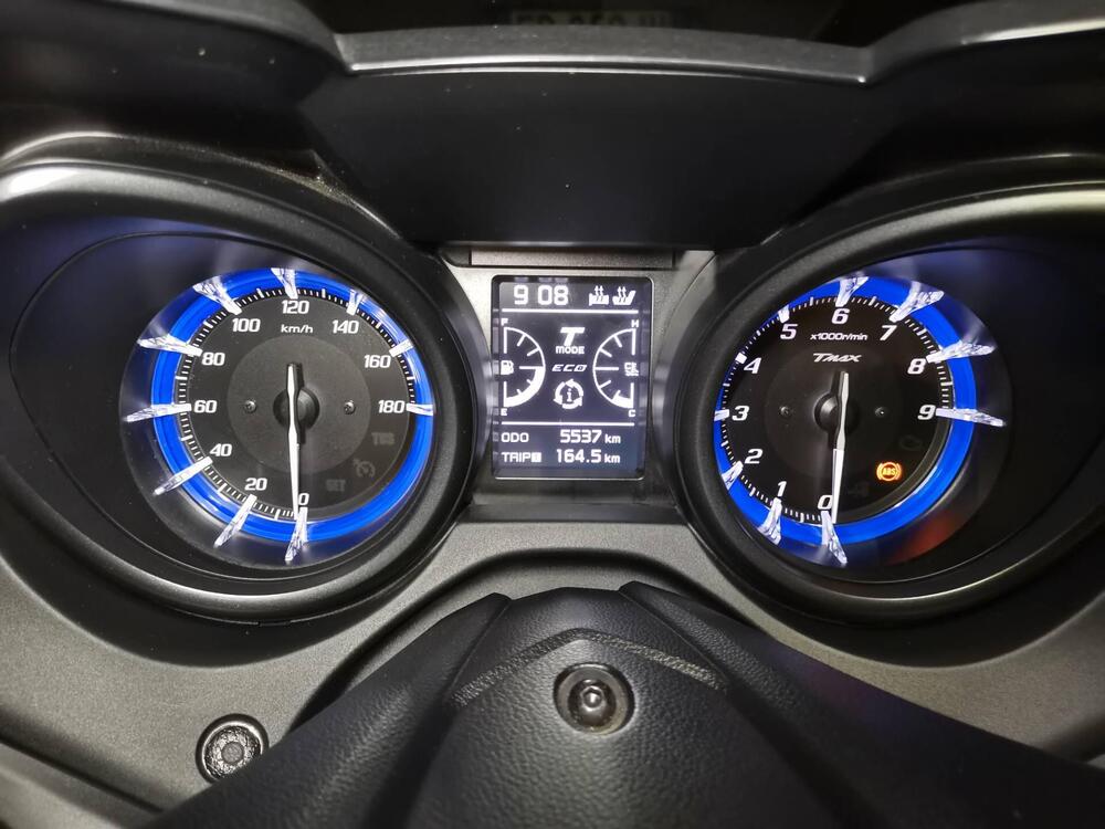 Yamaha T-Max 560 20° anniversario (2021) (4)