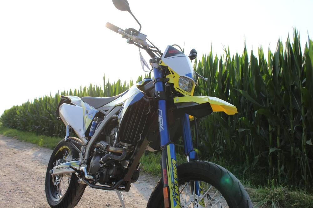 Valenti Racing SM 125 Z (2023 - 24) (3)