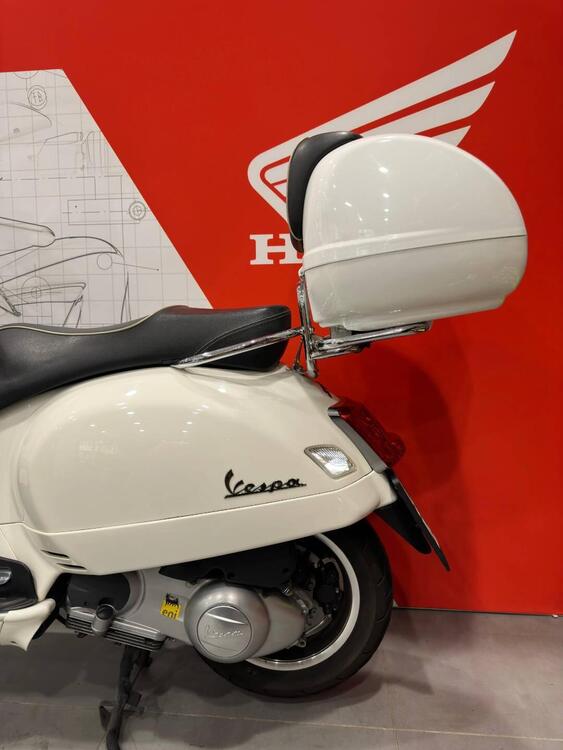 Vespa GTS 300 Touring ABS (2014 - 16) (4)