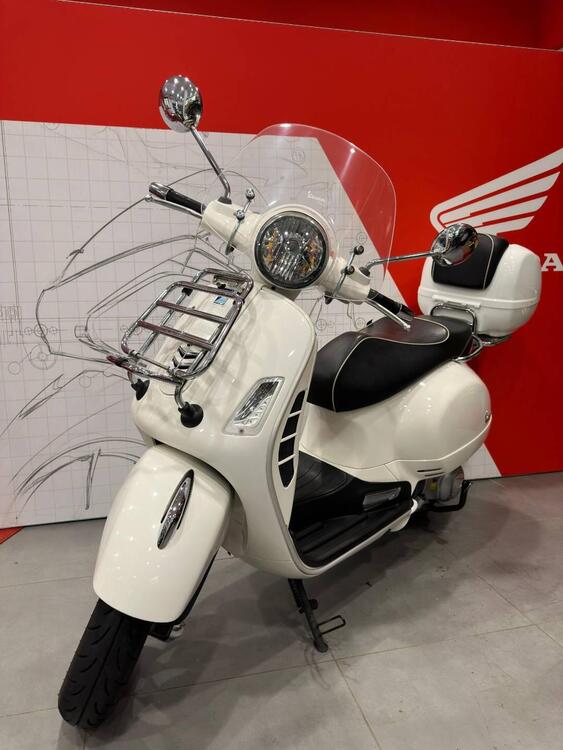 Vespa GTS 300 Touring ABS (2014 - 16) (2)