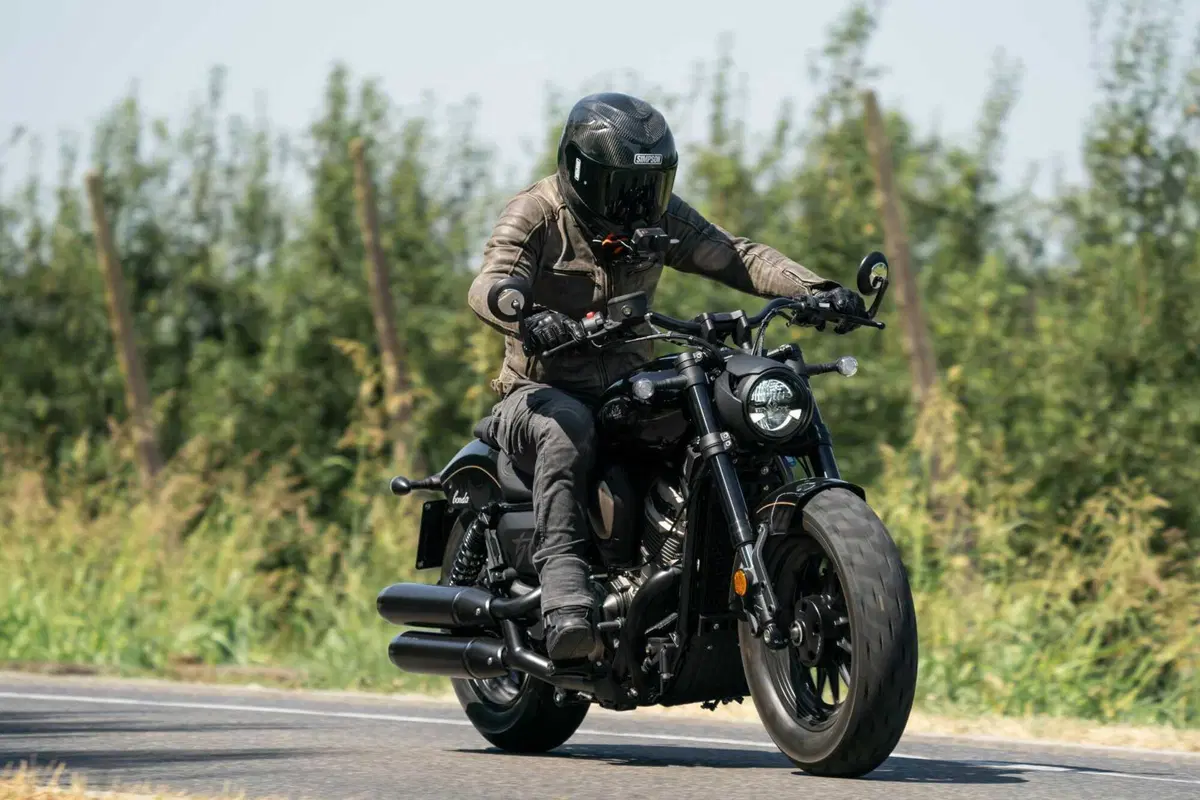 Benda Chinchilla 500: la cruiser V2 low cost per patente A2. La prova con pregi e difetti [VIDEO E GALLERY]