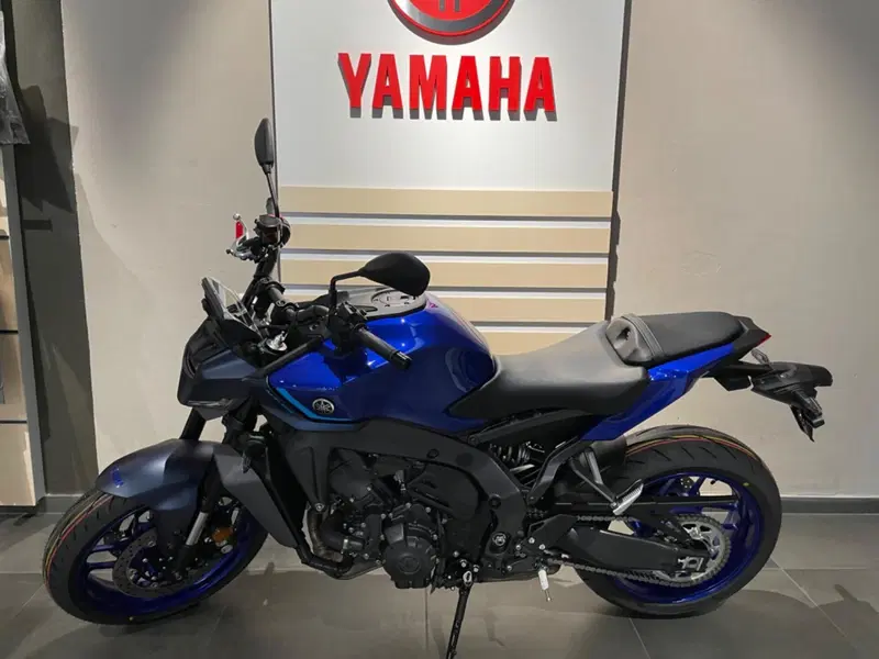 Yamaha MT-09 Y-AMT (2024 - 26) (2)