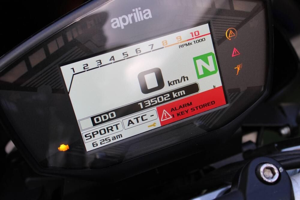 Aprilia Dorsoduro 900 (2017 - 20) (5)