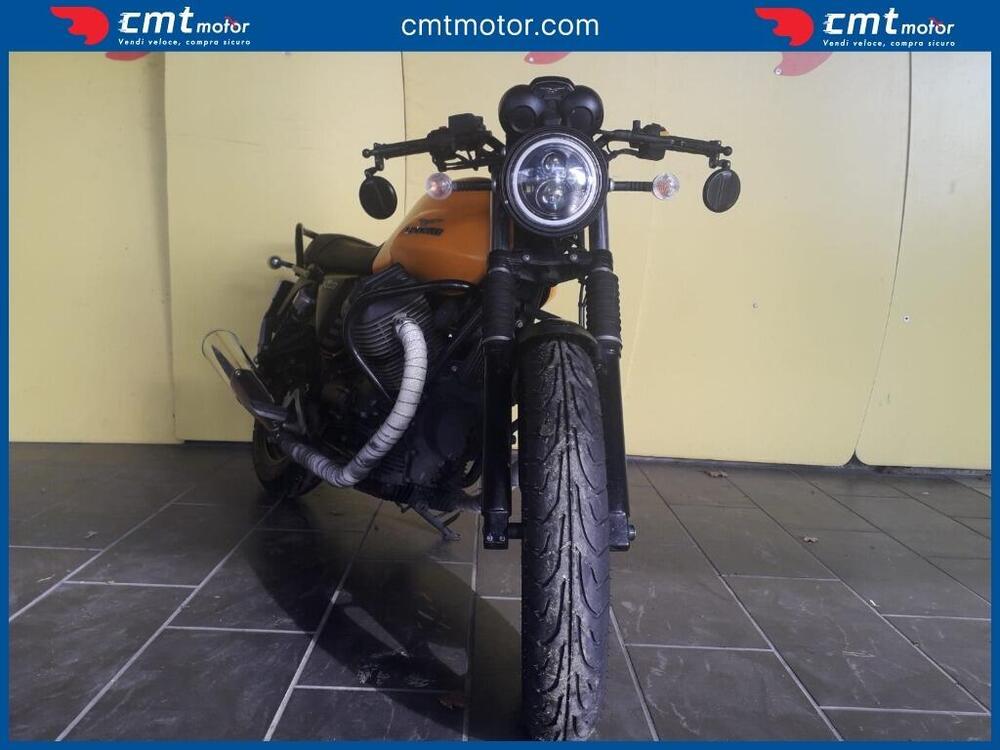 Moto Guzzi V7 II Stone (2015 - 17) (2)