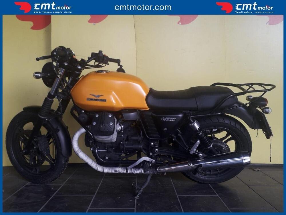 Moto Guzzi V7 II Stone (2015 - 17) (3)