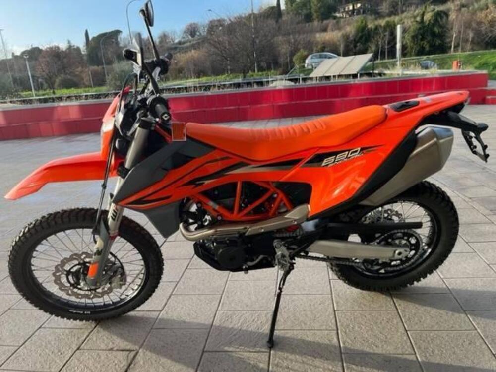 KTM 690 Enduro R (2022 - 24) (2)