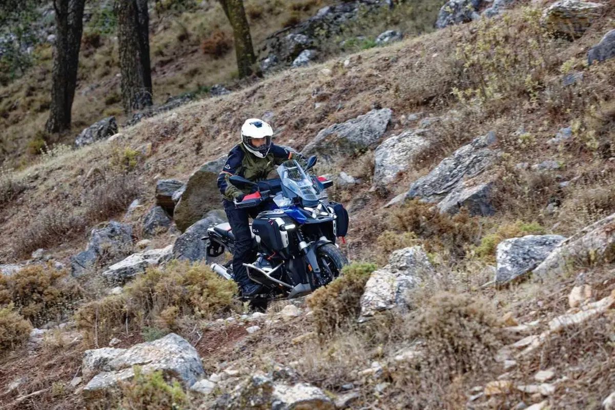 BMW R 1300 GS Adventure, il nostro TEST: la globe-trotter definitiva? [VIDEO e GALLERY] (2)