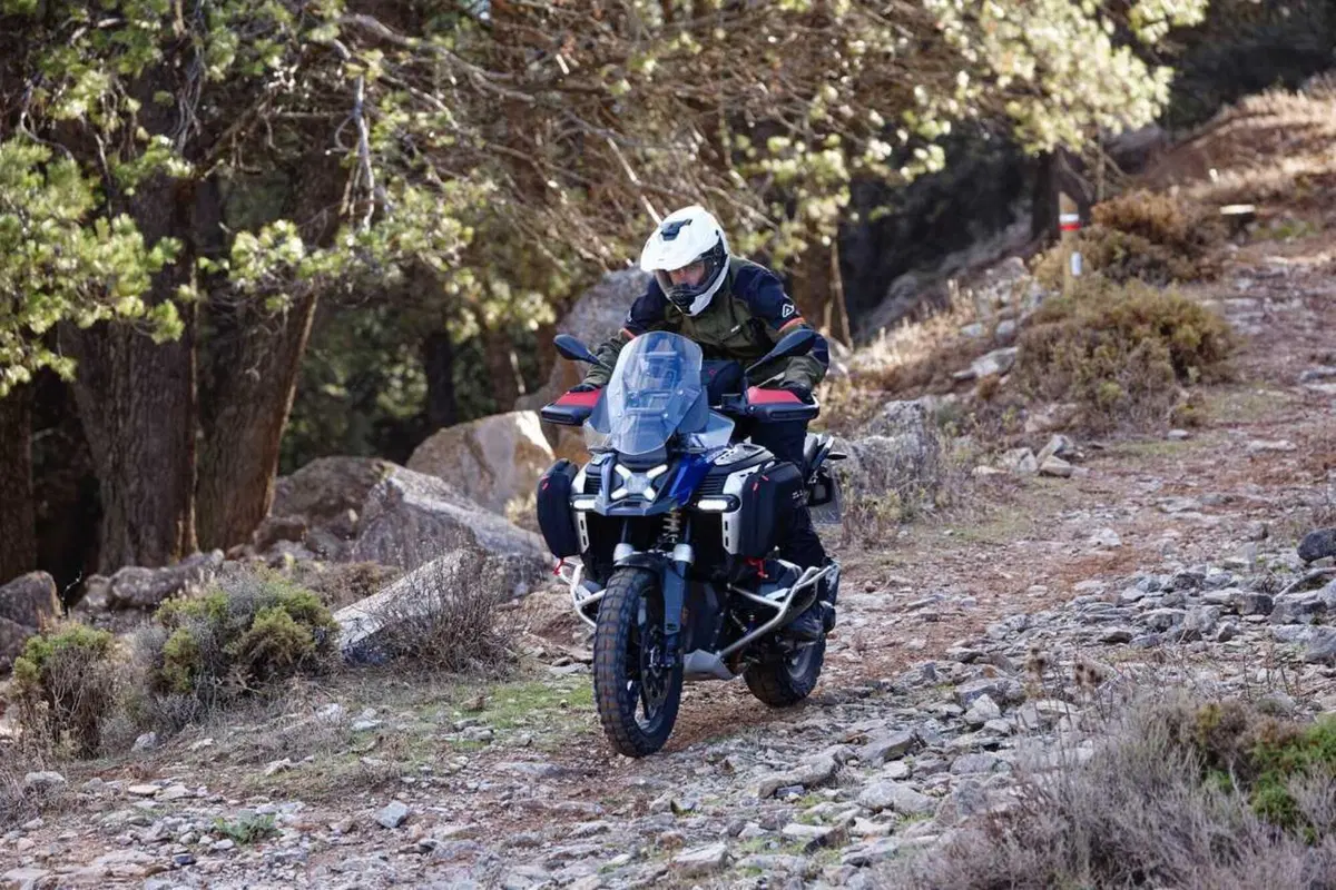 BMW R 1300 GS Adventure, il nostro TEST: la globe-trotter definitiva? [VIDEO e GALLERY] (4)