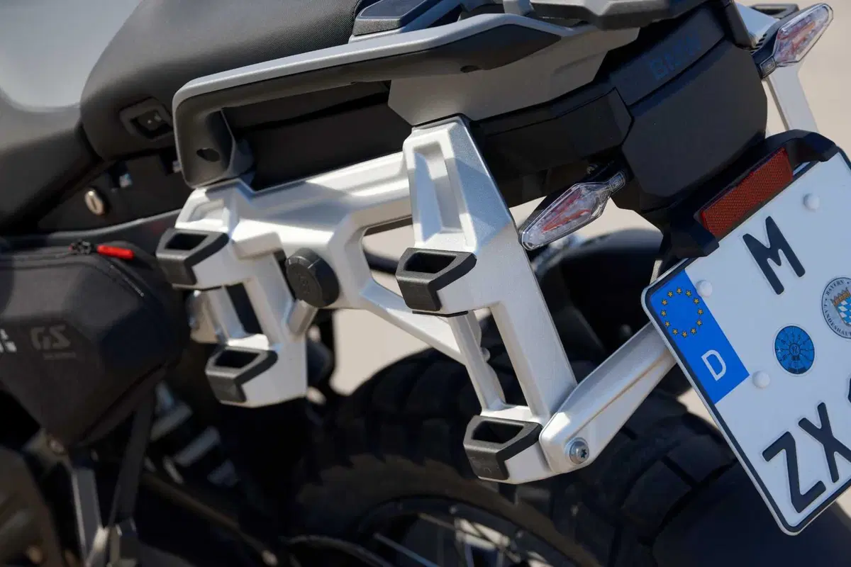 BMW R 1300 GS Adventure, il nostro TEST: la globe-trotter definitiva? [VIDEO e GALLERY] (8)