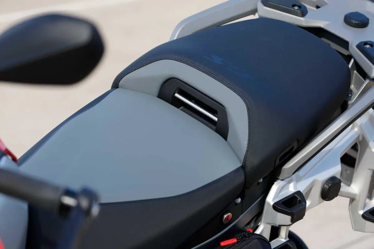 BMW R 1300 GS Adventure, il nostro TEST: la globe-trotter definitiva? [VIDEO e GALLERY] (10)