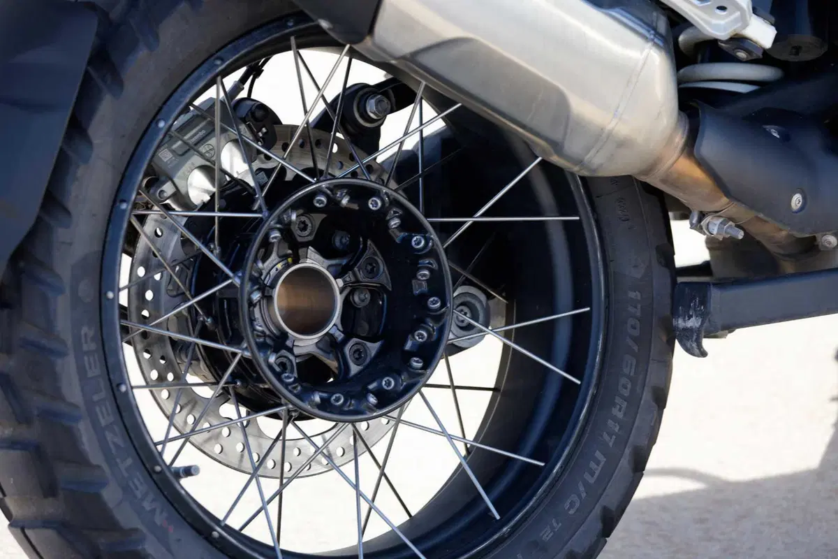 BMW R 1300 GS Adventure, il nostro TEST: la globe-trotter definitiva? [VIDEO e GALLERY] (12)