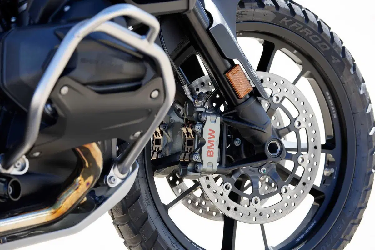 BMW R 1300 GS Adventure, il nostro TEST: la globe-trotter definitiva? [VIDEO e GALLERY] (16)