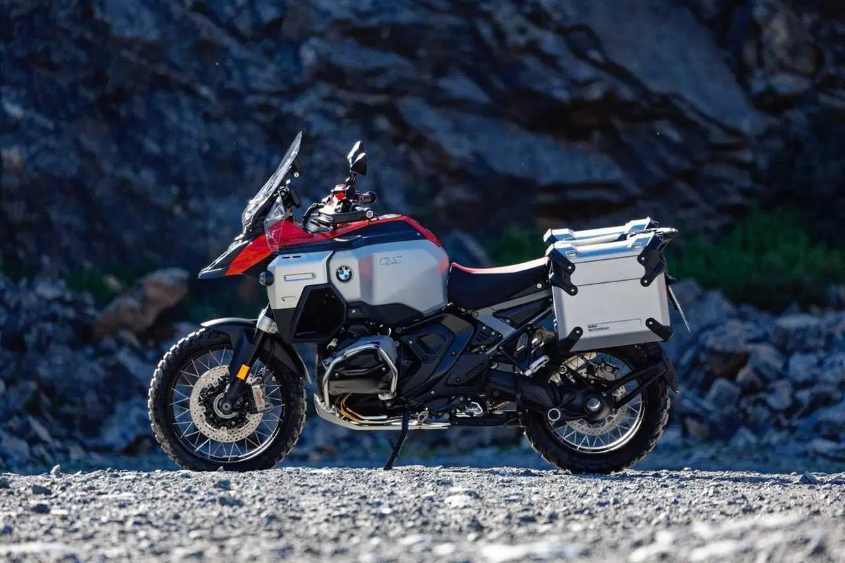 BMW R 1300 GS Adventure, il nostro TEST: la globe-trotter definitiva? [VIDEO e GALLERY] (12)
