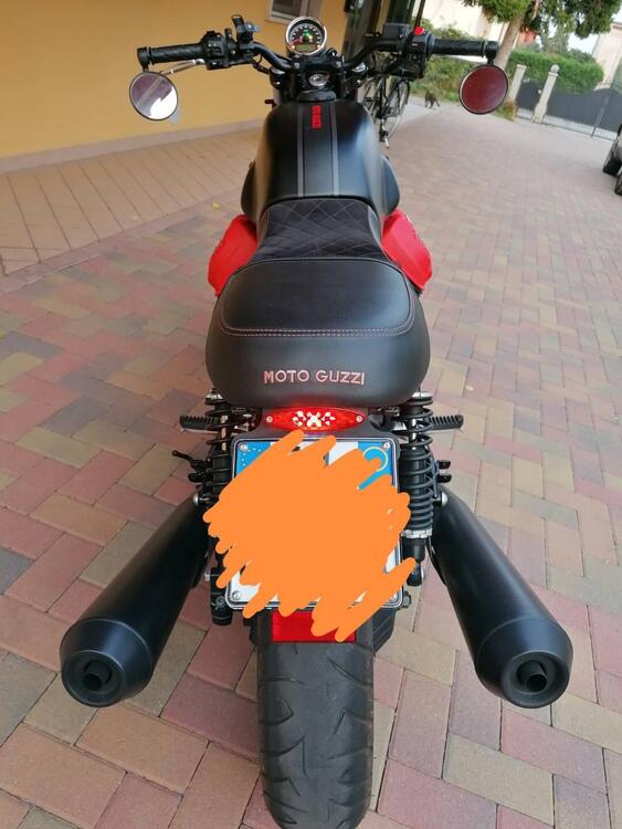 Moto Guzzi V7 III Carbon (2018 - 20)