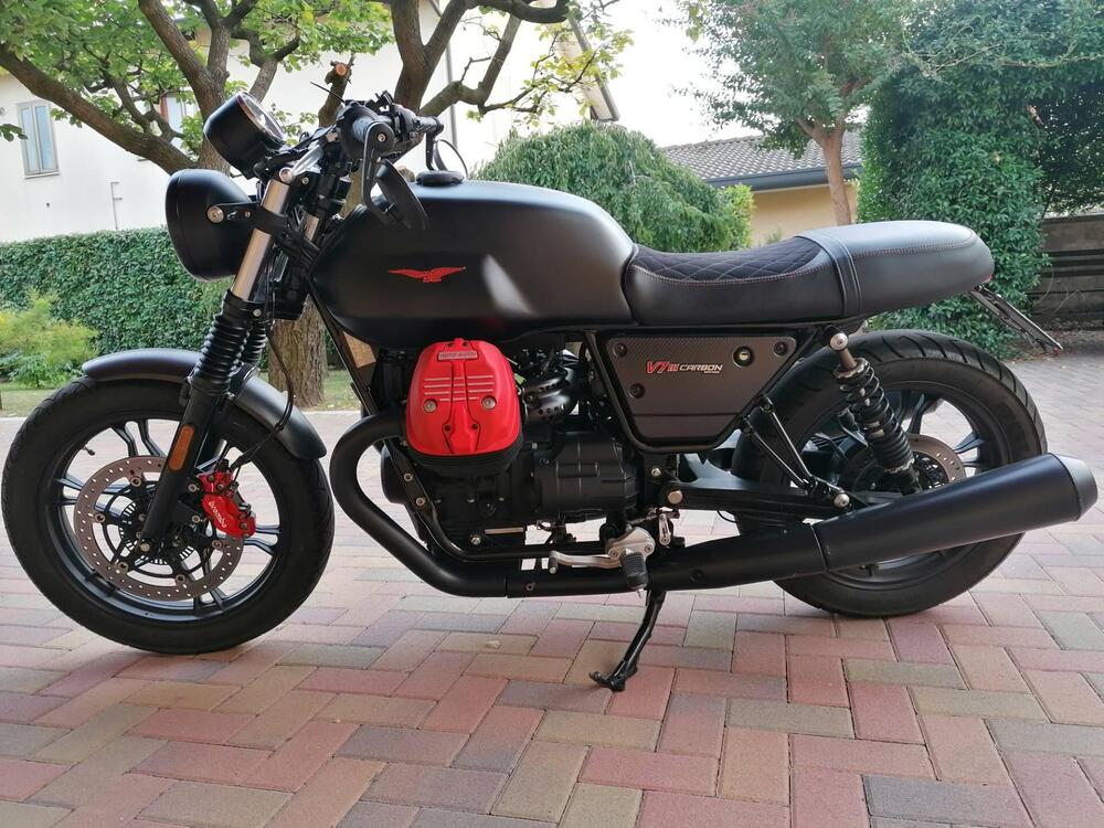 Moto Guzzi V7 III Carbon (2018 - 20) (3)