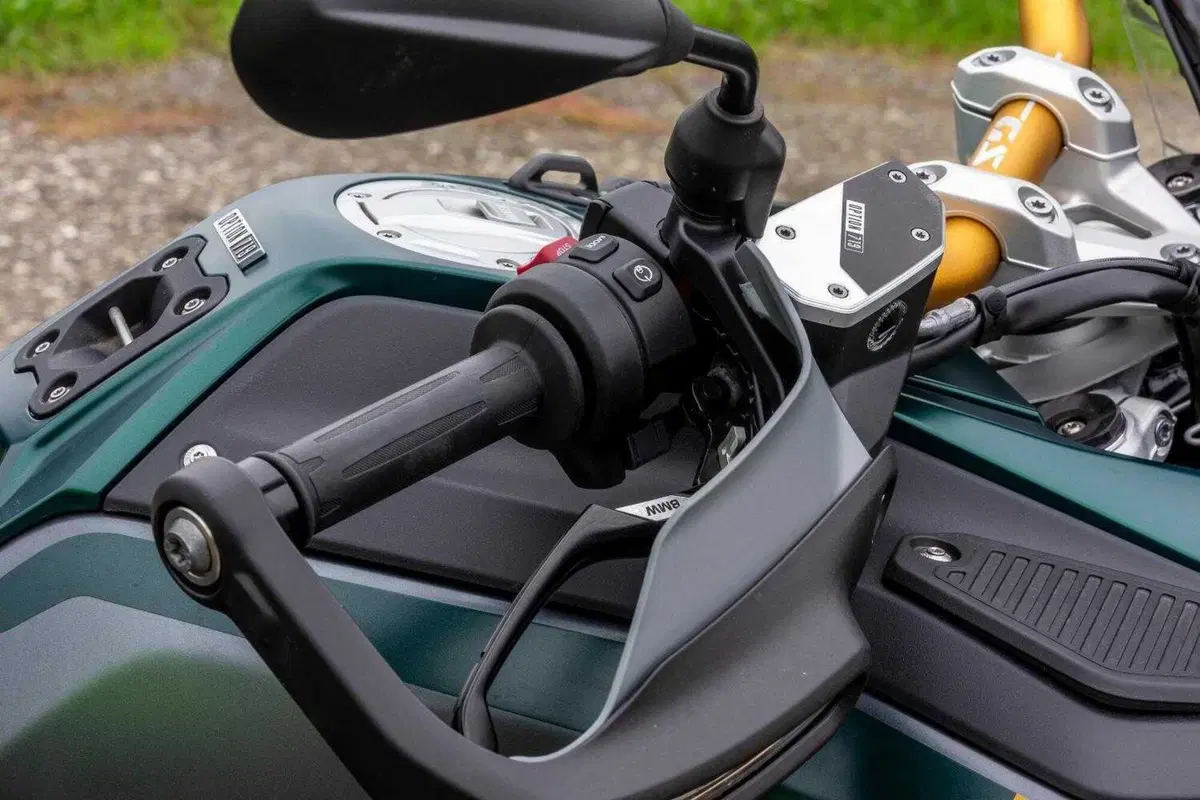 BMW R 1300 GS Adventure, il nostro TEST: la globe-trotter definitiva? [VIDEO e GALLERY] (9)