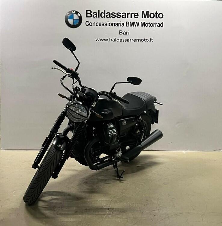 Moto Guzzi V7 Stone (2021 - 24) (3)