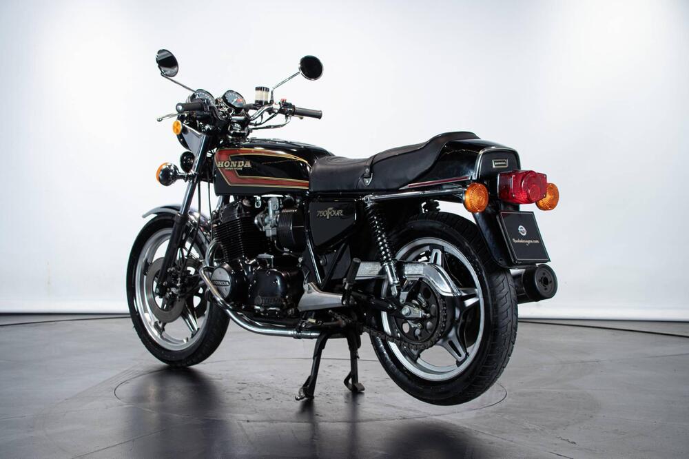 Honda CB 750 F SUPERSPORT (5)