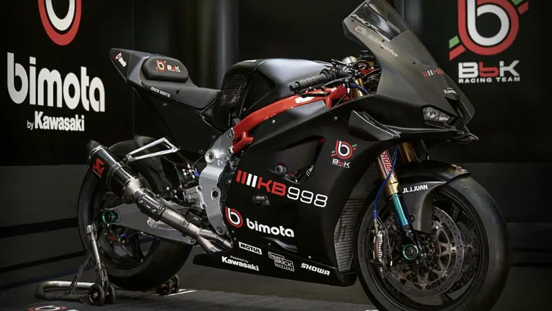 SBK 2025. Il Team BbKRT in pista a Jerez con la nuova Bimota KB998 [VIDEO]
