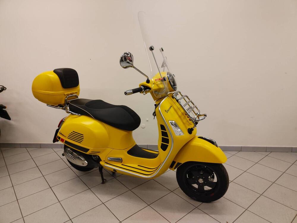 Vespa GTS 300 Super Sport (2017 - 19) (2)