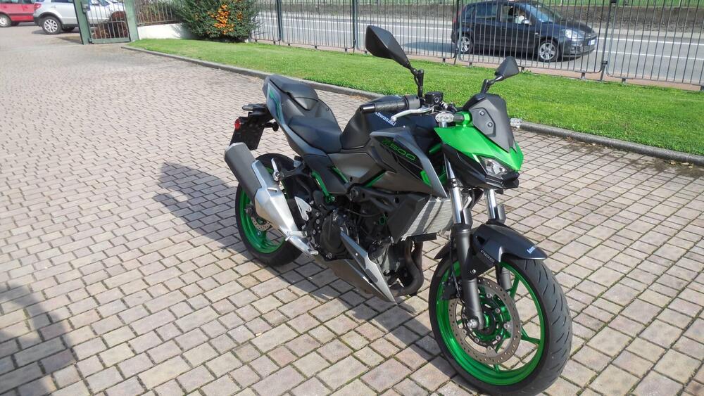 Kawasaki Z 500 SE (2024 - 25) (3)