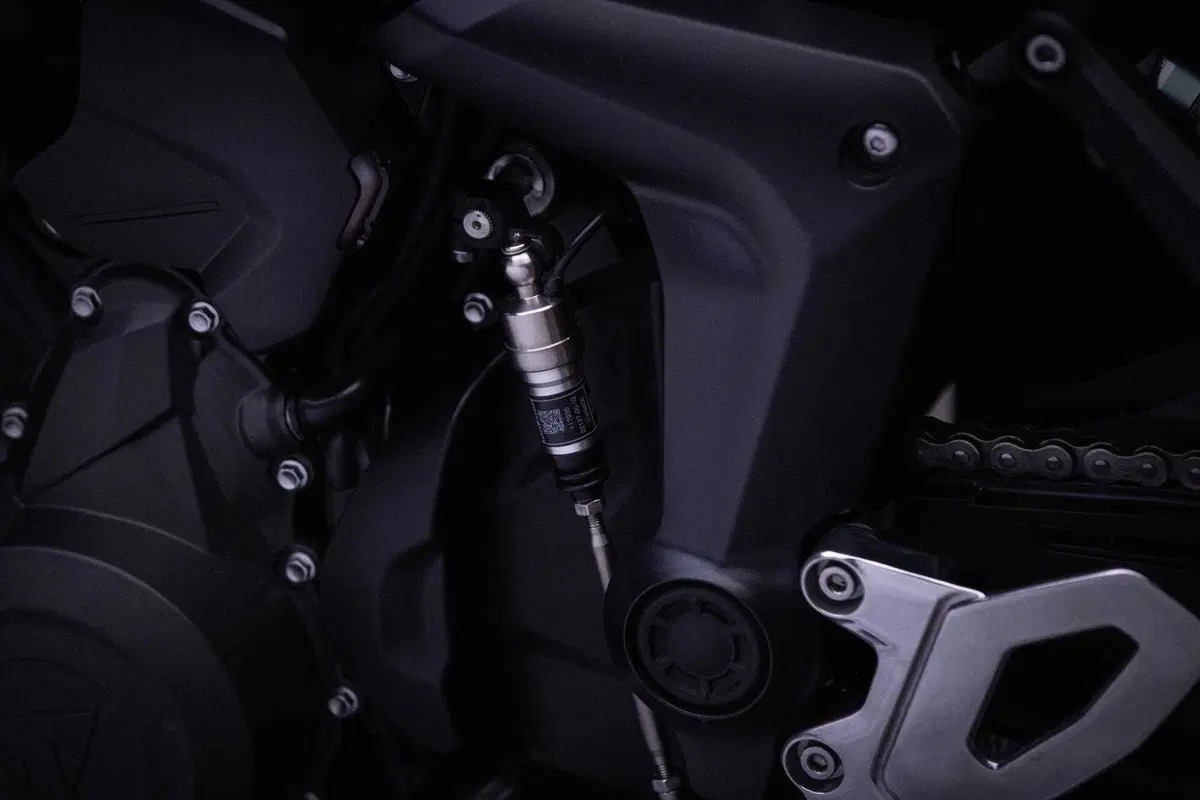 Nuova Triumph Tiger 800: nuovo motore, dotazione top. Ecco quanto costa e quando sarà in vendita (2)