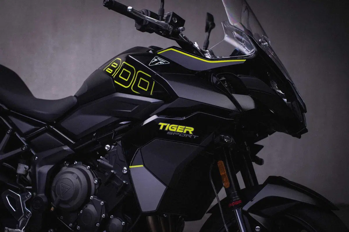 Nuova Triumph Tiger 800: nuovo motore, dotazione top. Ecco quanto costa e quando sarà in vendita (19)