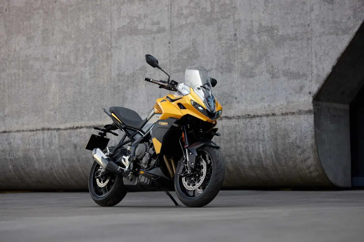 Nuova Triumph Tiger 800: nuovo motore, dotazione top. Ecco quanto costa e quando sarà in vendita (39)