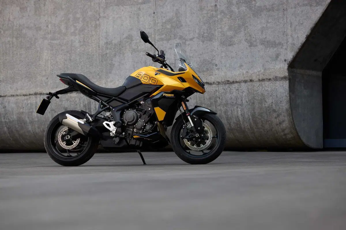 Nuova Triumph Tiger 800: nuovo motore, dotazione top. Ecco quanto costa e quando sarà in vendita (40)