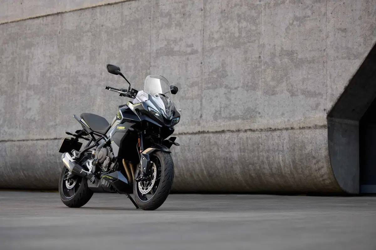 Nuova Triumph Tiger 800: nuovo motore, dotazione top. Ecco quanto costa e quando sarà in vendita (41)