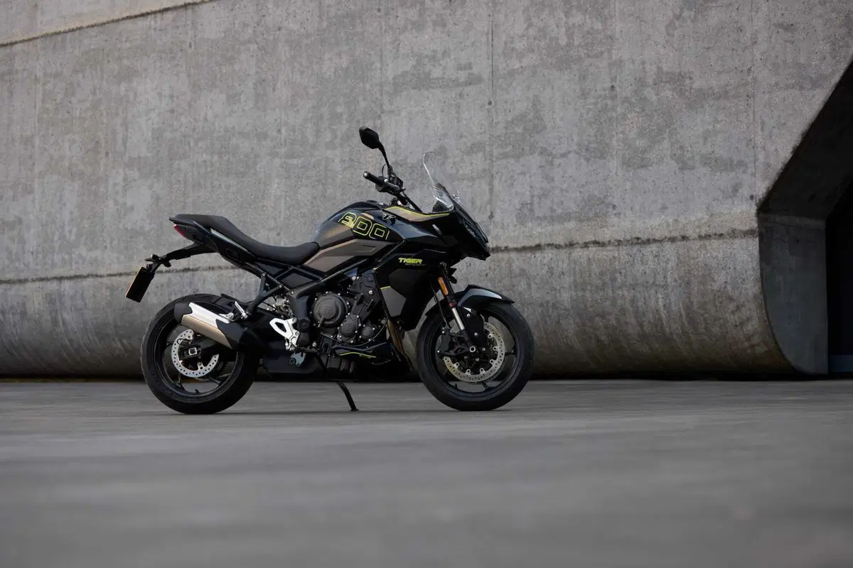 Nuova Triumph Tiger 800: nuovo motore, dotazione top. Ecco quanto costa e quando sarà in vendita (43)