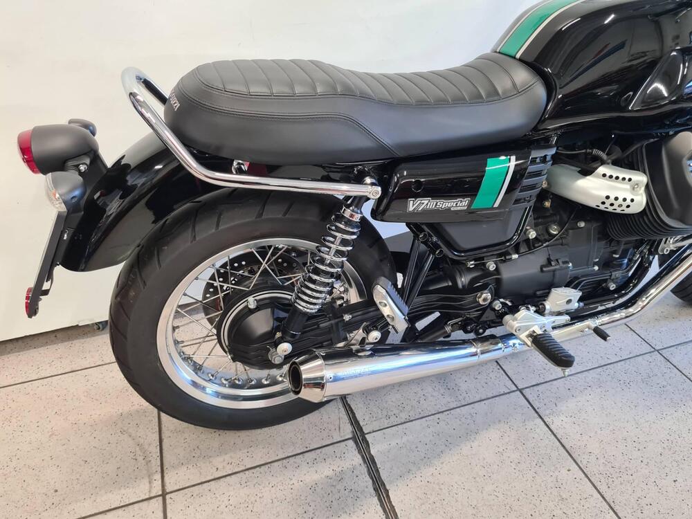 Moto Guzzi V7 III Special (2017 - 20) (3)