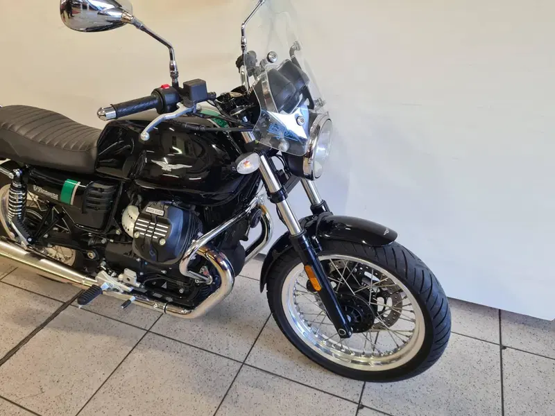 Moto Guzzi V7 III Special (2017 - 20) (4)