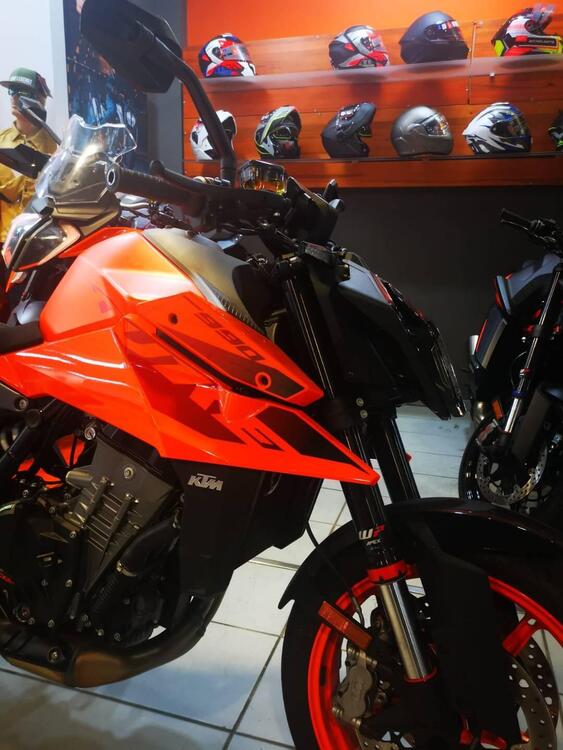 KTM 990 Duke (2024) (2)