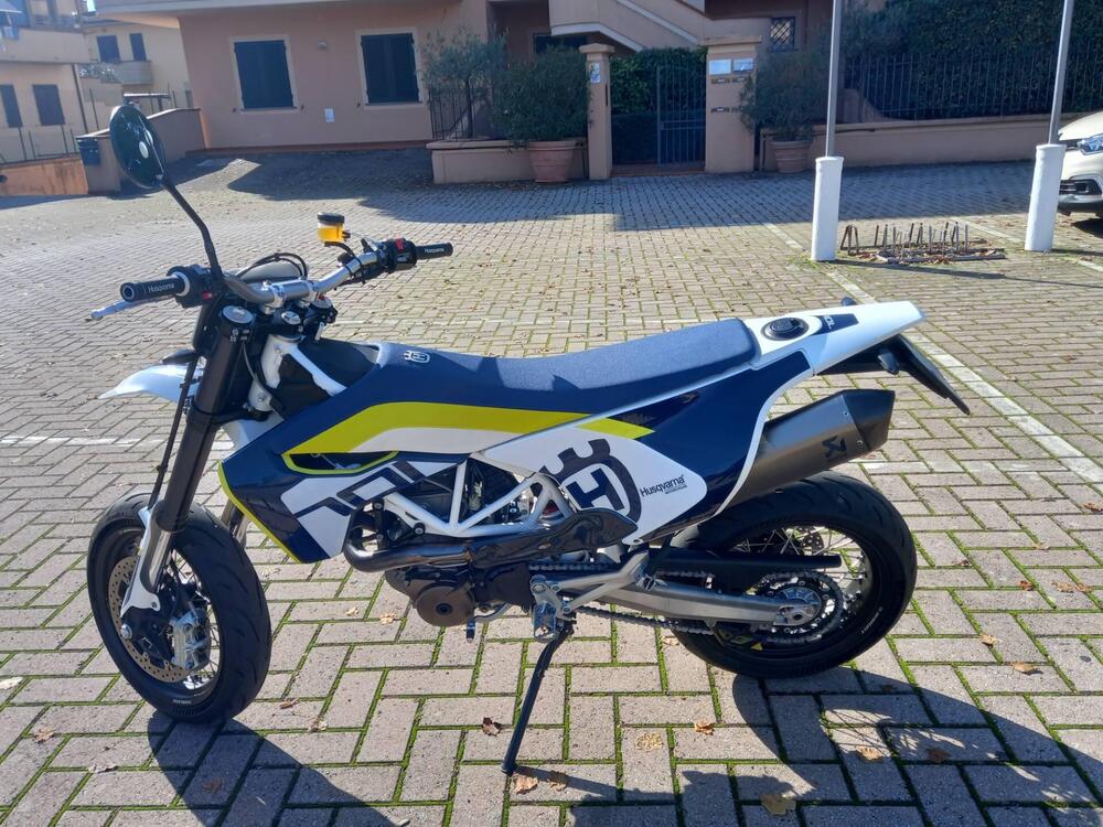 Husqvarna 701 Supermoto (2017 - 19) (4)