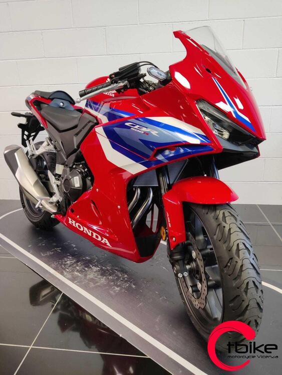 Honda CBR 500 R (2024) (3)