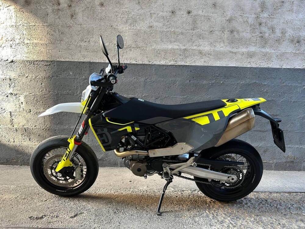 Husqvarna 701 Supermoto (2023 - 24)