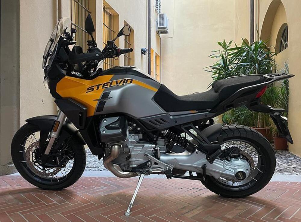 Moto Guzzi Stelvio PFF (2024)