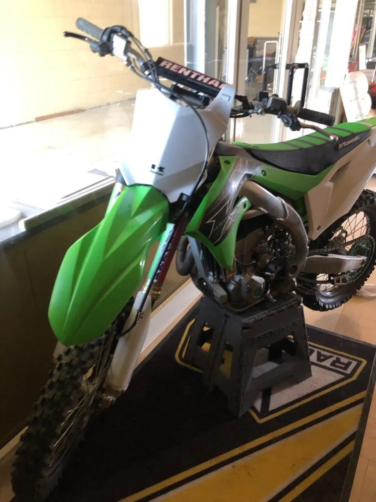 Kawasaki KX450F (2019)