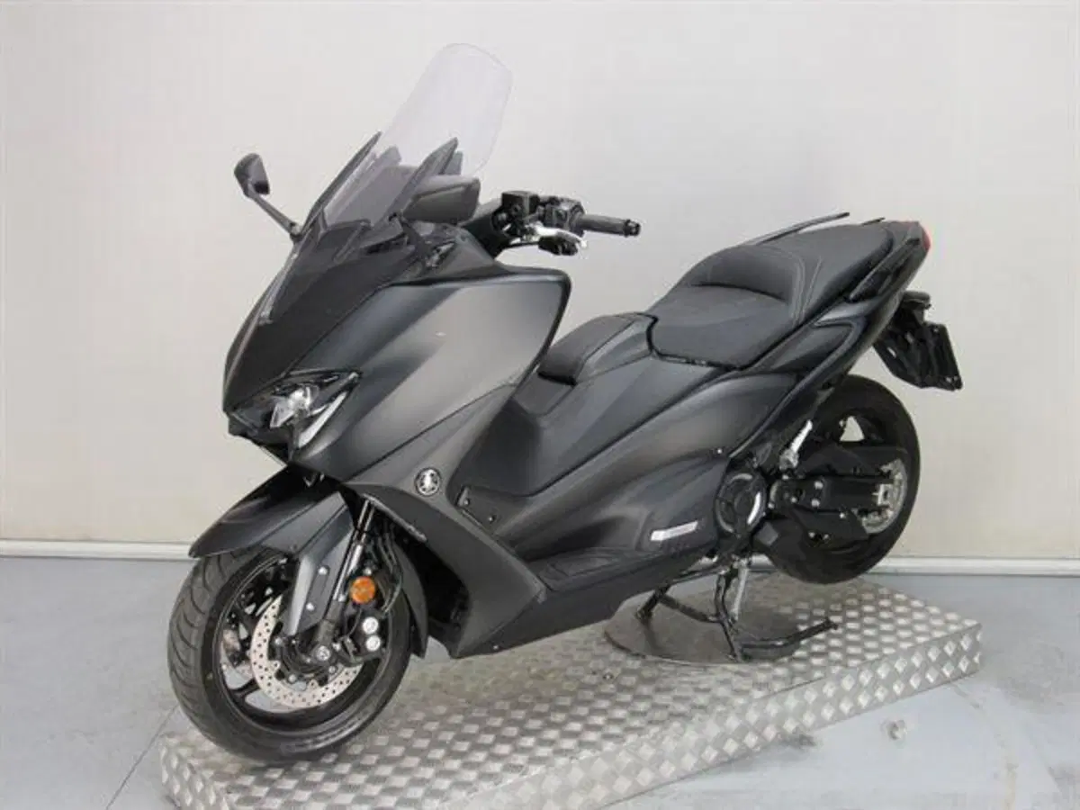 Yamaha T-Max 560 (2020 - 21) (4)