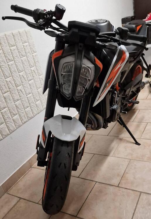 KTM 890 Duke R (2021) (3)