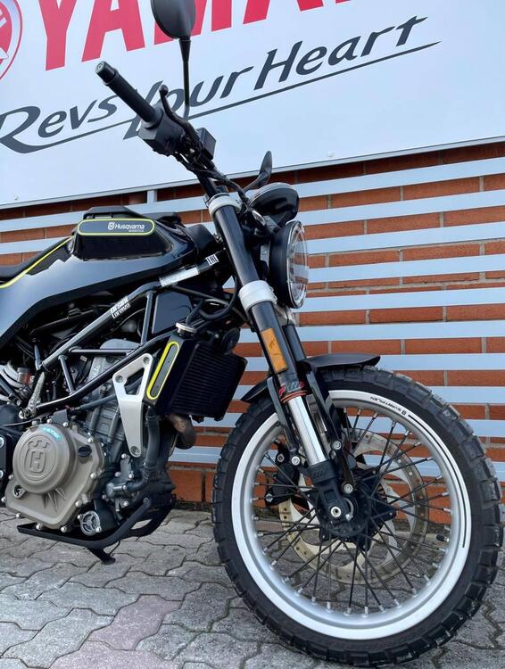 Husqvarna Svartpilen 401 (2018 - 19) (4)