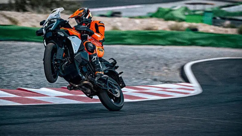 Nuova KTM 1390 Super Adventure S EVO: tutto quello che c'&egrave; da sapere [GALLERY]